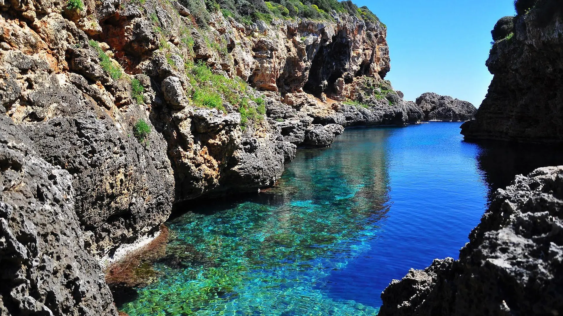 Aparthotel AluaSun Far Menorca S'Algar
